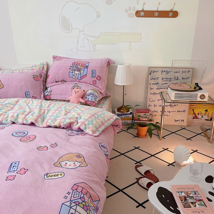 91家纺网 家纺一手货源 找家纺 沐棉 2021新款高克重牛奶绒卡通四件套 糖果女孩