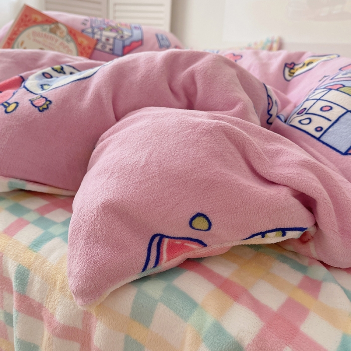 91家纺网 家纺一手货源 找家纺 沐棉 2021新款高克重牛奶绒卡通四件套 糖果女孩