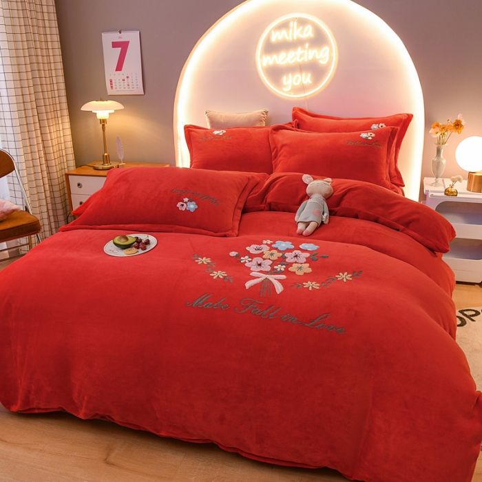 91家纺网 家纺一手货源 找家纺 靓生活 2021新款牛奶绒毛巾绣四件套 花语-大红深