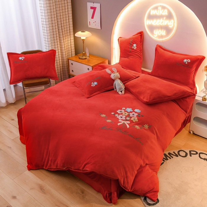 91家纺网 家纺一手货源 找家纺 靓生活 2021新款牛奶绒毛巾绣四件套 花语-大红深