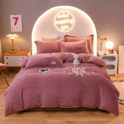 91家纺网 家纺一手货源 找家纺 靓生活 2021新款牛奶绒毛巾绣四件套 花语-豆沙色