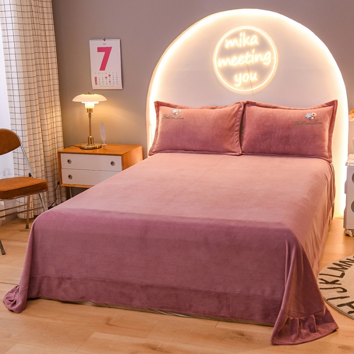 91家纺网 家纺一手货源 找家纺 靓生活 2021新款牛奶绒毛巾绣四件套 花语-豆沙色