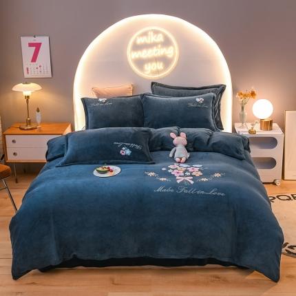 91家纺网 家纺一手货源 找家纺 靓生活 2021新款牛奶绒毛巾绣四件套 花语-深蓝色