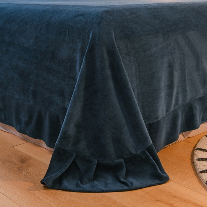 91家纺网 家纺一手货源 找家纺 靓生活 2021新款牛奶绒毛巾绣四件套 花语-深蓝色