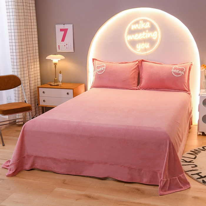 91家纺网 家纺一手货源 找家纺 靓生活 2021新款牛奶绒毛巾绣四件套 熊宝贝-粉玉色