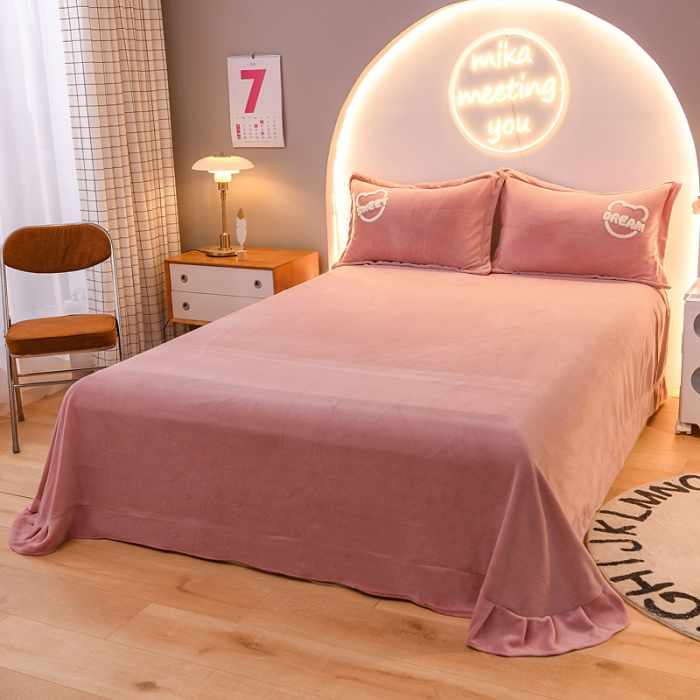 91家纺网 家纺一手货源 找家纺 靓生活 2021新款牛奶绒毛巾绣四件套 熊宝贝-浅豆沙