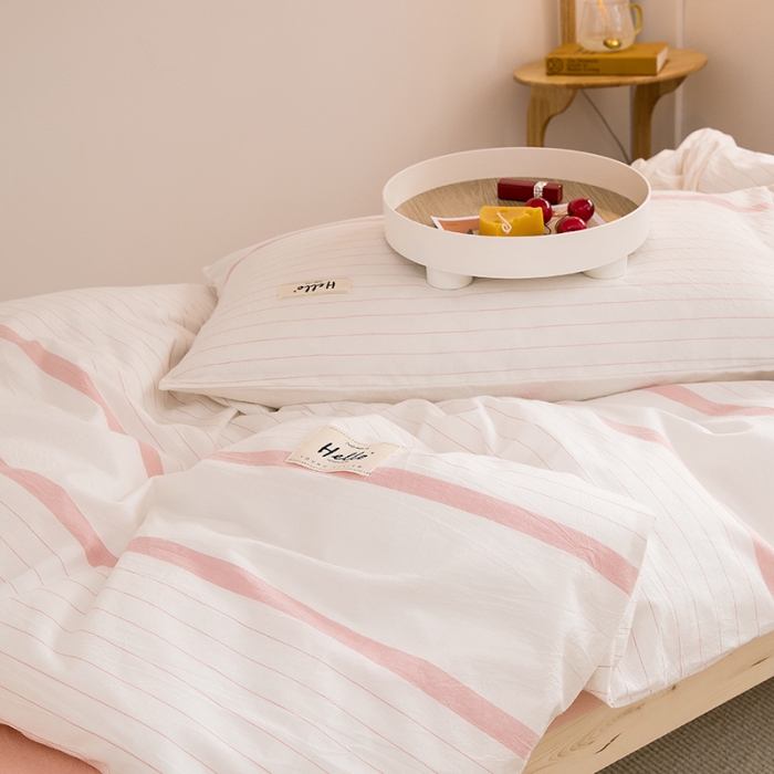 91家纺网 家纺一手货源 找家纺 柠萌家居 2021新款全棉色织水洗棉学生宿舍三件套 粉白细条