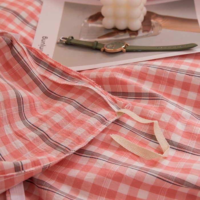 91家纺网 家纺一手货源 找家纺 柠萌家居 2021新款全棉色织水洗棉学生宿舍三件套 粉灰小格