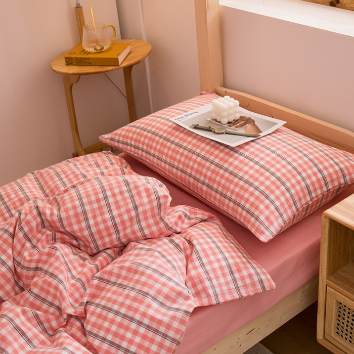 91家纺网 家纺一手货源 找家纺 柠萌家居 2021新款全棉色织水洗棉学生宿舍三件套 粉灰小格