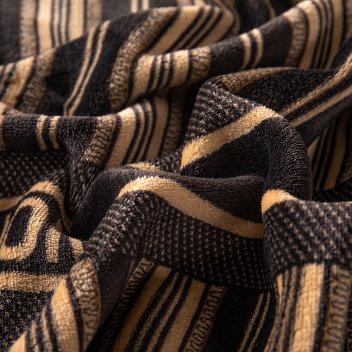 91家纺网 家纺一手货源 找家纺 卡奥AB版加厚复合云毯法莱绒毛毯空调休闲毯沙发盖毯莫可