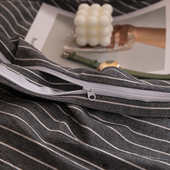 91家纺网 家纺一手货源 找家纺 柠萌家居 2021新款全棉色织水洗棉学生宿舍三件套中条纹深灰