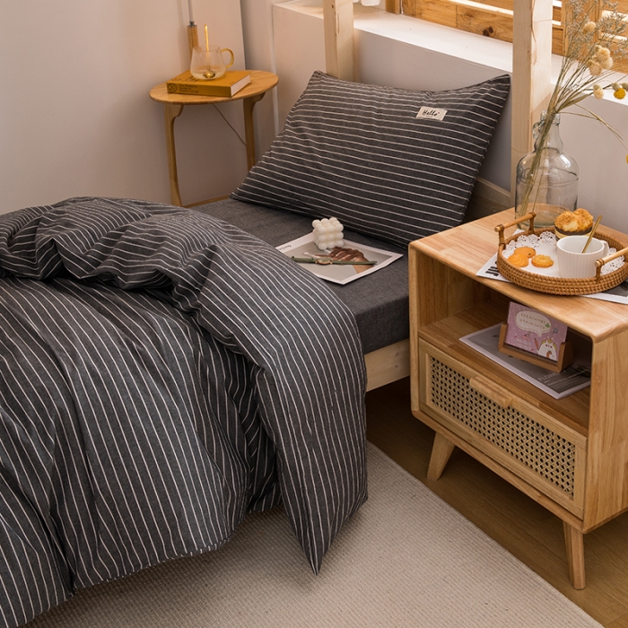 91家纺网 家纺一手货源 找家纺 柠萌家居 2021新款全棉色织水洗棉学生宿舍三件套中条纹深灰