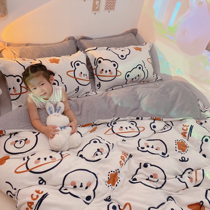91家纺网 家纺一手货源 找家纺 沐棉家纺2021新款卡通牛奶绒四件套 太空熊
