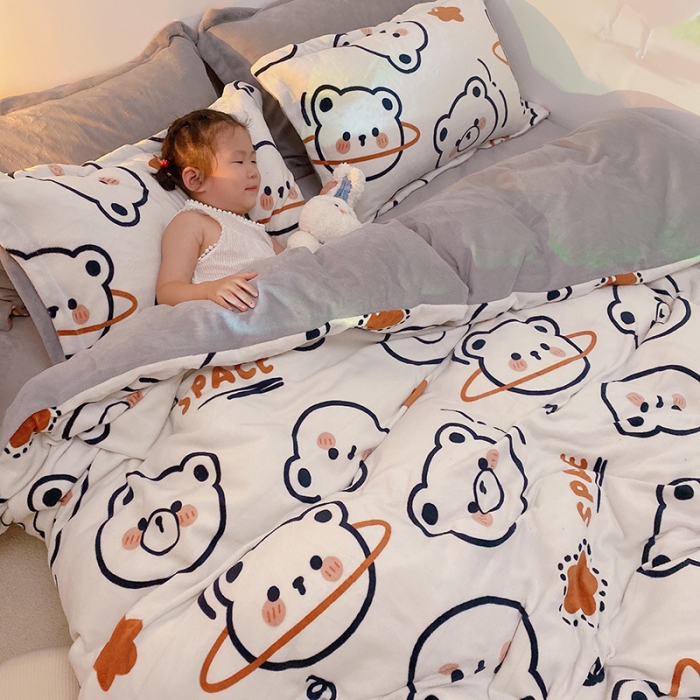 91家纺网 家纺一手货源 找家纺 沐棉家纺2021新款卡通牛奶绒四件套 太空熊