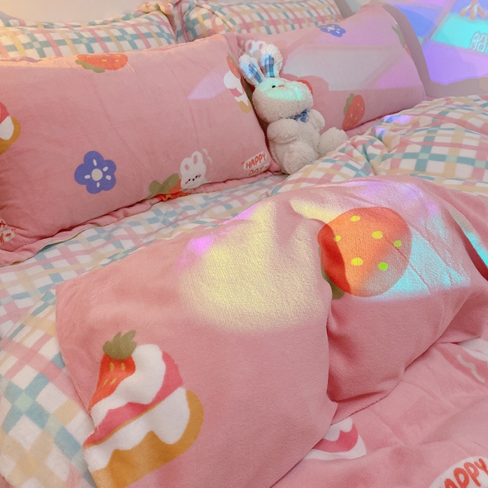 91家纺网 家纺一手货源 找家纺 沐棉家纺2021新款卡通牛奶绒四件套 草莓小兔