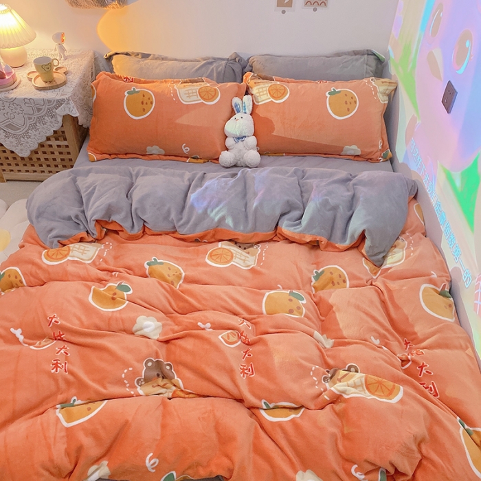 91家纺网 家纺一手货源 找家纺 沐棉家纺2021新款卡通牛奶绒四件套 大桔大利