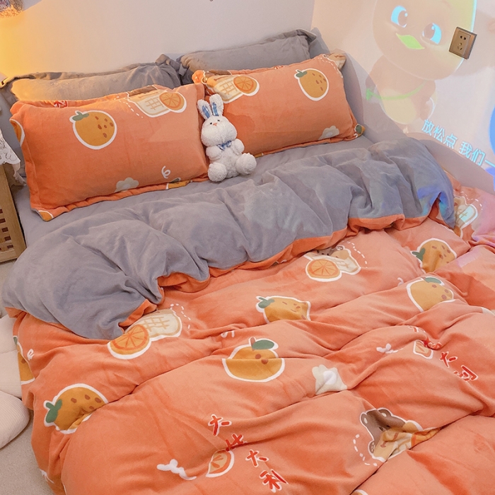 91家纺网 家纺一手货源 找家纺 沐棉家纺2021新款卡通牛奶绒四件套 大桔大利