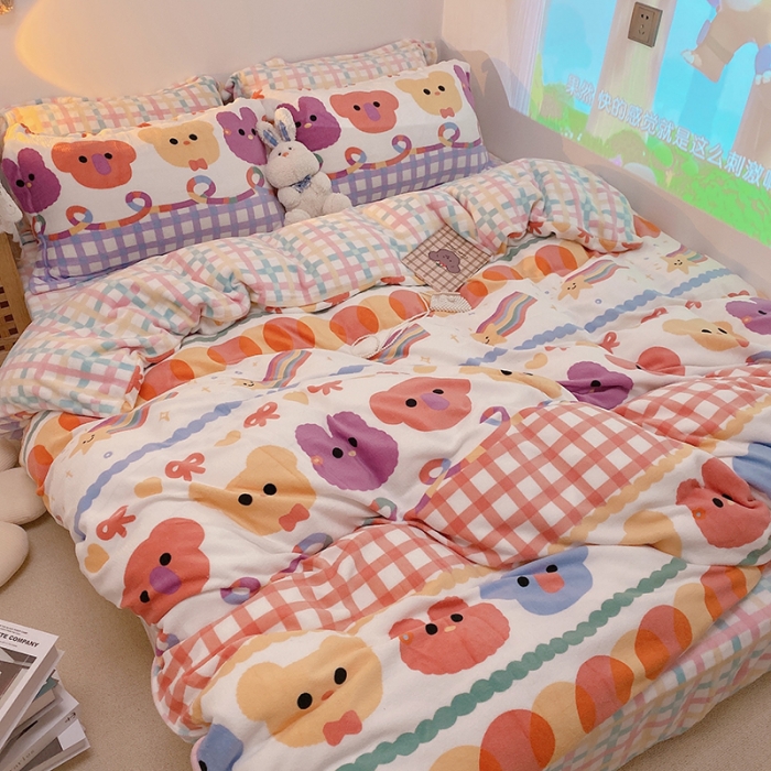 91家纺网 家纺一手货源 找家纺 沐棉家纺2021新款卡通牛奶绒四件套 动物家族