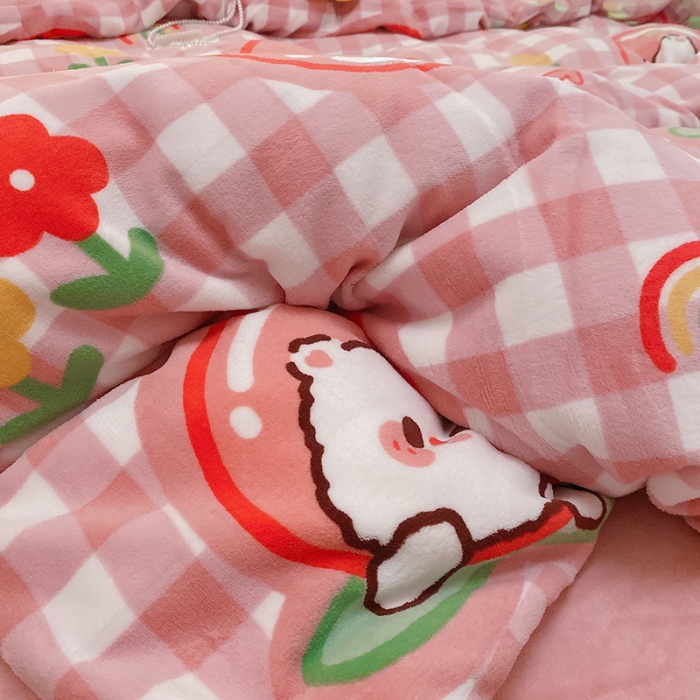 91家纺网 家纺一手货源 找家纺 沐棉家纺2021新款卡通牛奶绒四件套 蜜桃熊