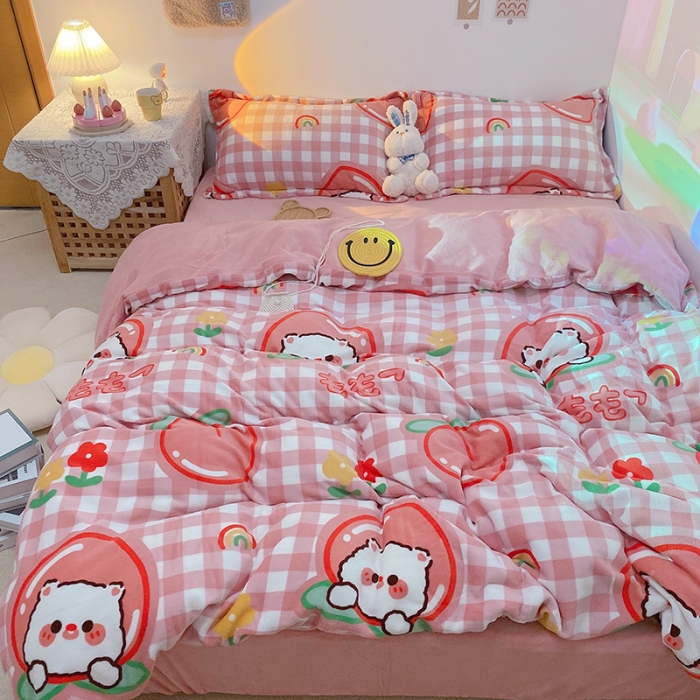 91家纺网 家纺一手货源 找家纺 沐棉家纺2021新款卡通牛奶绒四件套 蜜桃熊