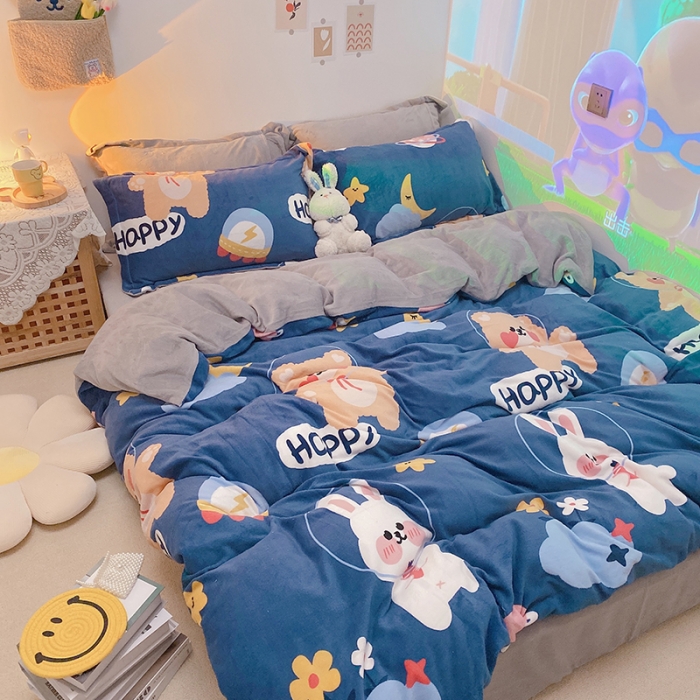 91家纺网 家纺一手货源 找家纺 沐棉家纺2021新款卡通牛奶绒四件套 太空旅行