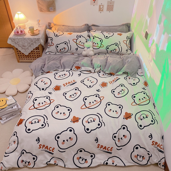 91家纺网 家纺一手货源 找家纺 沐棉家纺2021新款卡通牛奶绒四件套 太空熊