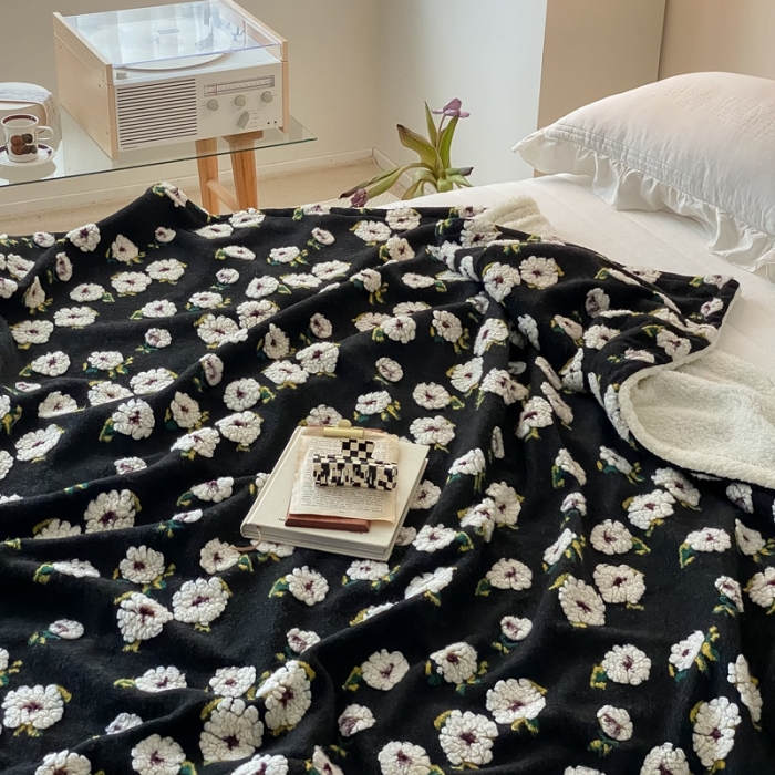 91家纺网 家纺一手货源 找家纺 萝莉 2021新款立体羊毛绒双层毯 黑色雏菊