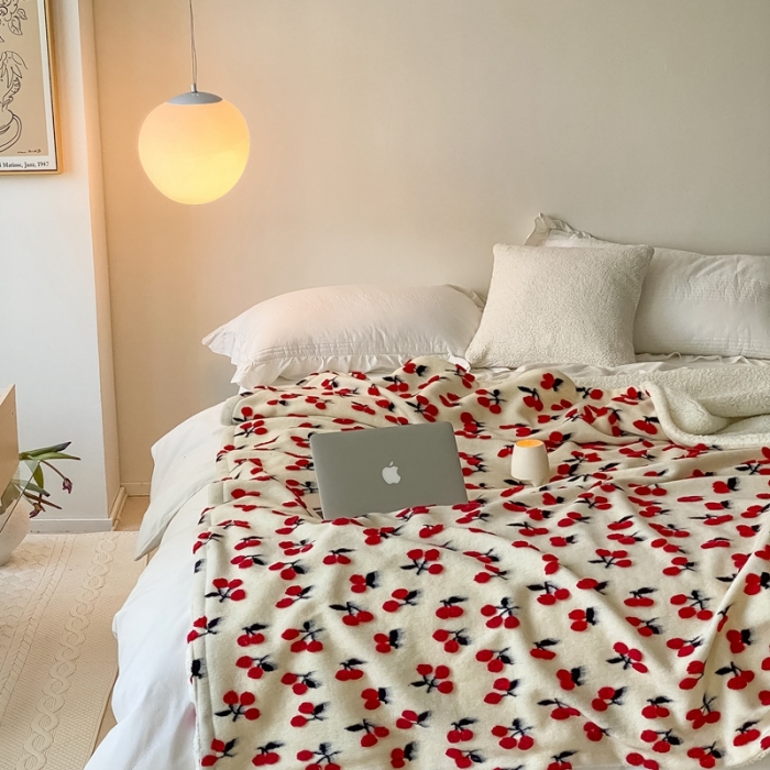 91家纺网 家纺一手货源 找家纺 萝莉 2021新款立体羊毛绒双层毯 樱桃