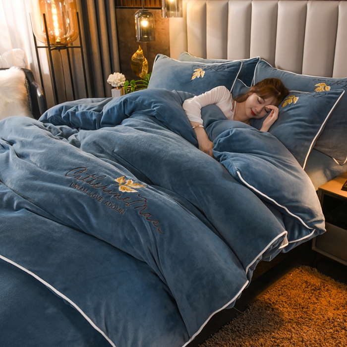 91家纺网 家纺一手货源 找家纺 迷仙巢 2021新款牛奶绒系列四件套枫叶 枫叶-宾利蓝