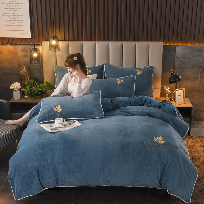 91家纺网 家纺一手货源 找家纺 迷仙巢 2021新款牛奶绒系列四件套枫叶 枫叶-宾利蓝