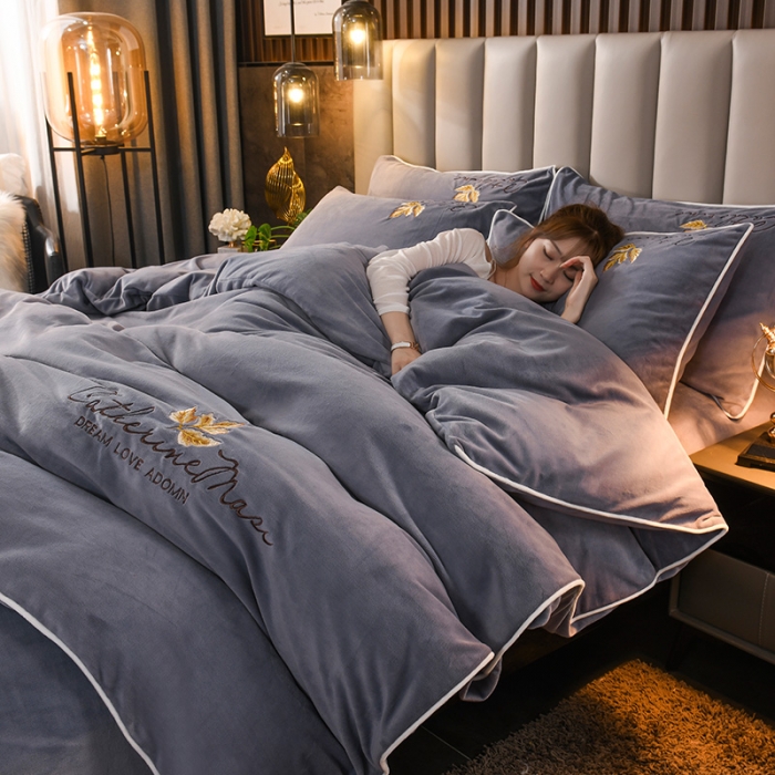 91家纺网 家纺一手货源 找家纺 迷仙巢 2021新款牛奶绒系列四件套枫叶 枫叶-高级灰