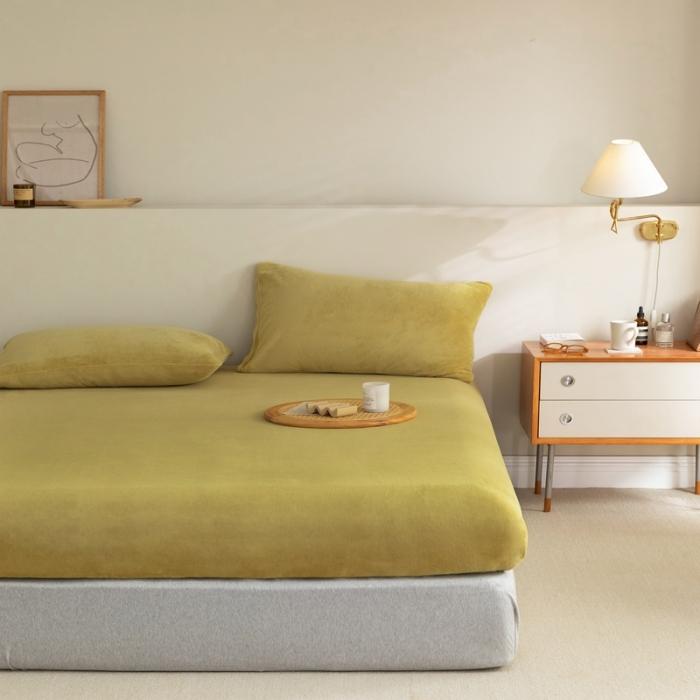 91家纺网 家纺一手货源 找家纺 法芙娜 加厚牛奶绒床笠 单层吸湿绒床笠 芥末黄