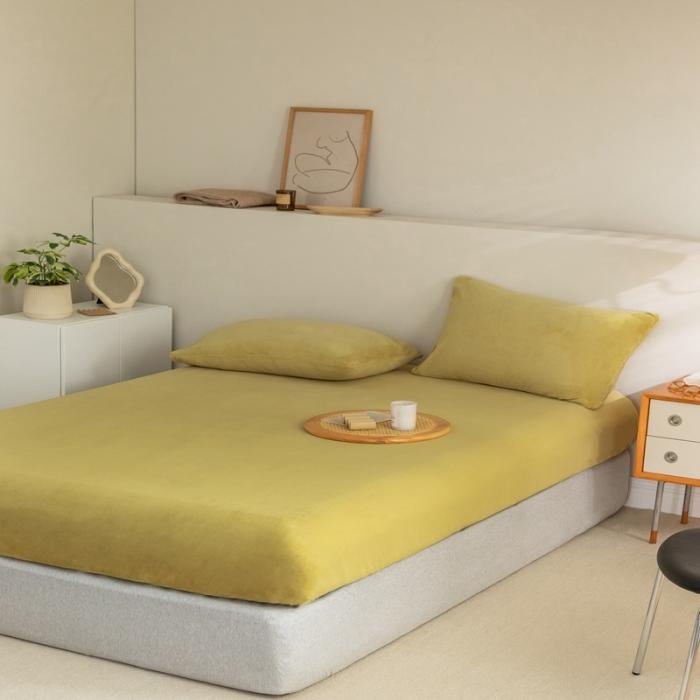 91家纺网 家纺一手货源 找家纺 法芙娜 加厚牛奶绒床笠 单层吸湿绒床笠 芥末黄