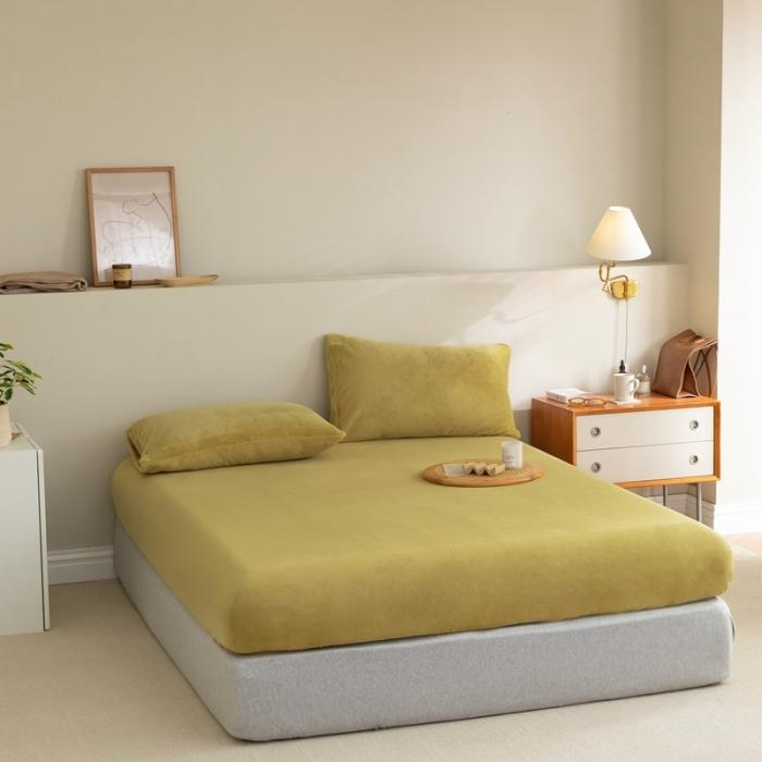 91家纺网 家纺一手货源 找家纺 法芙娜 加厚牛奶绒床笠 单层吸湿绒床笠 芥末黄