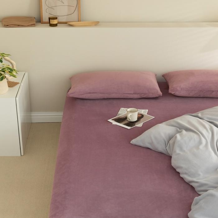 91家纺网 家纺一手货源 找家纺 法芙娜 加厚牛奶绒床笠 单层吸湿绒床笠 魅力紫