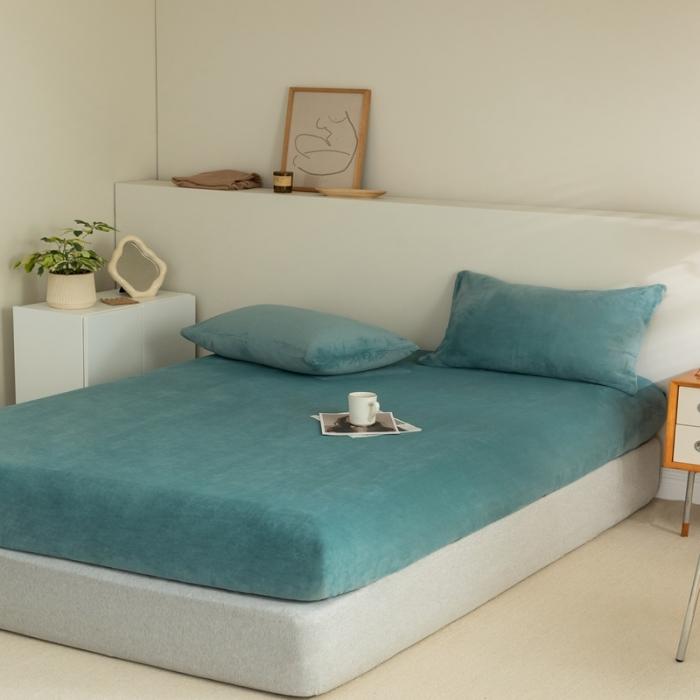 91家纺网 家纺一手货源 找家纺 法芙娜 加厚牛奶绒床笠 单层吸湿绒床笠 松石蓝