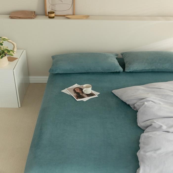 91家纺网 家纺一手货源 找家纺 法芙娜 加厚牛奶绒床笠 单层吸湿绒床笠 松石蓝