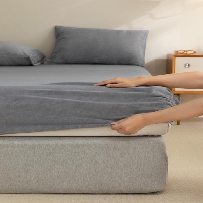 91家纺网 家纺一手货源 找家纺 法芙娜 加厚牛奶绒床笠 单层吸湿绒床笠 银川灰