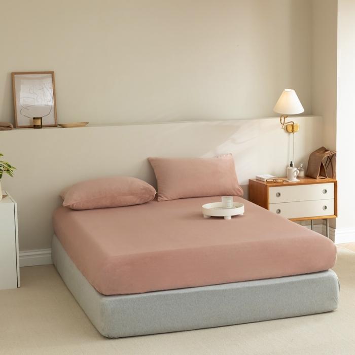 91家纺网 家纺一手货源 找家纺 法芙娜 加厚牛奶绒床笠 单层吸湿绒床笠 樱花粉