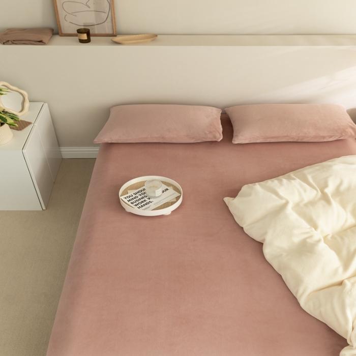 91家纺网 家纺一手货源 找家纺 法芙娜 加厚牛奶绒床笠 单层吸湿绒床笠 樱花粉