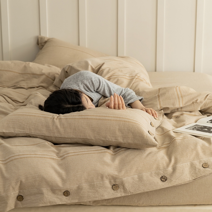 91家纺网 家纺一手货源 找家纺 华超针织 2021新款纽扣提花水洗棉四件套 卡其