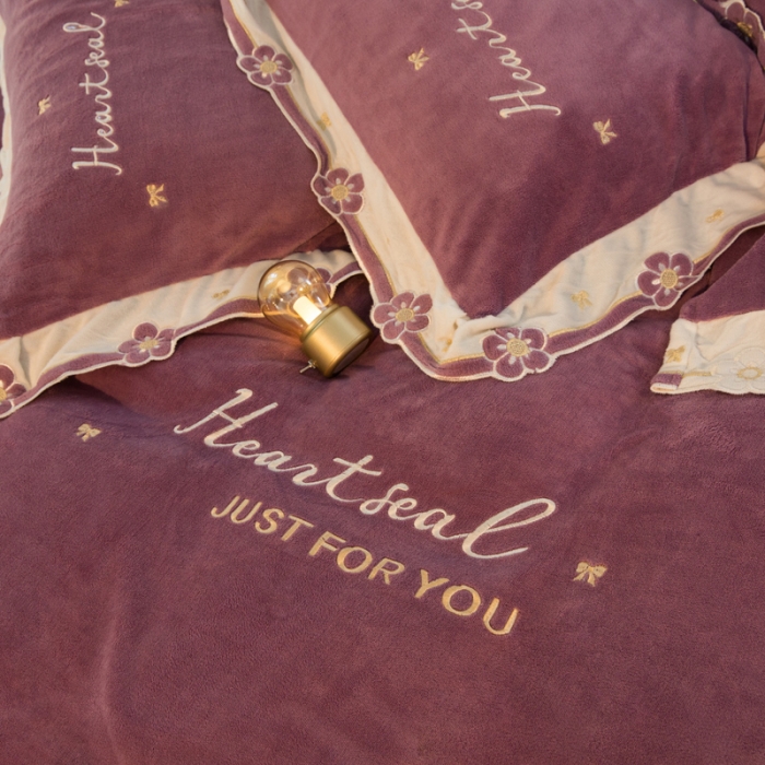 91家纺网 家纺一手货源 找家纺 安妮家居2022新款牛奶绒刺绣四件套-朵拉 豆沙