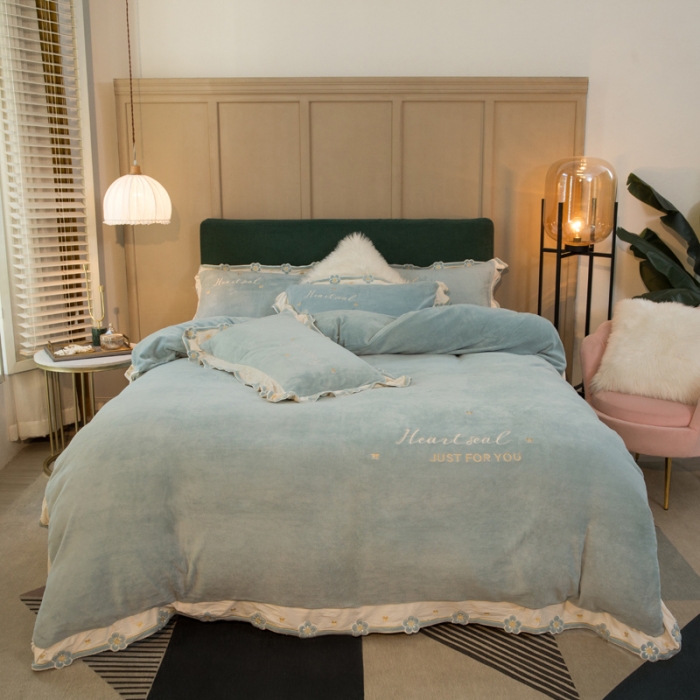 91家纺网 家纺一手货源 找家纺 安妮家居2022新款牛奶绒刺绣四件套-朵拉 橄榄绿