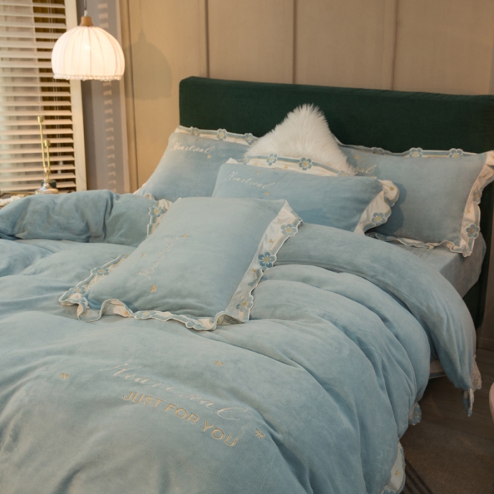 91家纺网 家纺一手货源 找家纺 安妮家居2022新款牛奶绒刺绣四件套-朵拉 橄榄绿