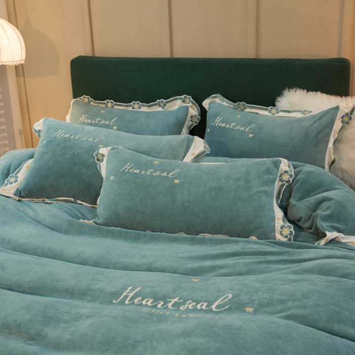 91家纺网 家纺一手货源 找家纺 安妮家居2022新款牛奶绒刺绣四件套-朵拉 慕蓝