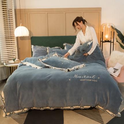 安妮家居2022新款牛奶绒刺绣四件套-朵拉 绅士蓝