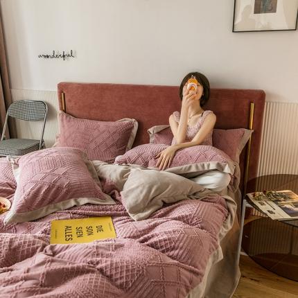 91家纺网 家纺一手货源 找家纺 （总）馨蕊2021秋冬新品轻奢煦暖绒 唯爱系列模特图