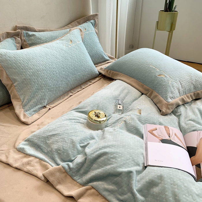 91家纺网 家纺一手货源 找家纺 馨蕊2021秋冬新品轻奢煦暖绒奥斯汀系列实拍图 奥斯汀 水绿