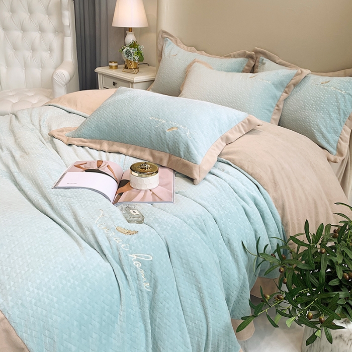 91家纺网 家纺一手货源 找家纺 馨蕊2021秋冬新品轻奢煦暖绒奥斯汀系列实拍图 奥斯汀 水绿