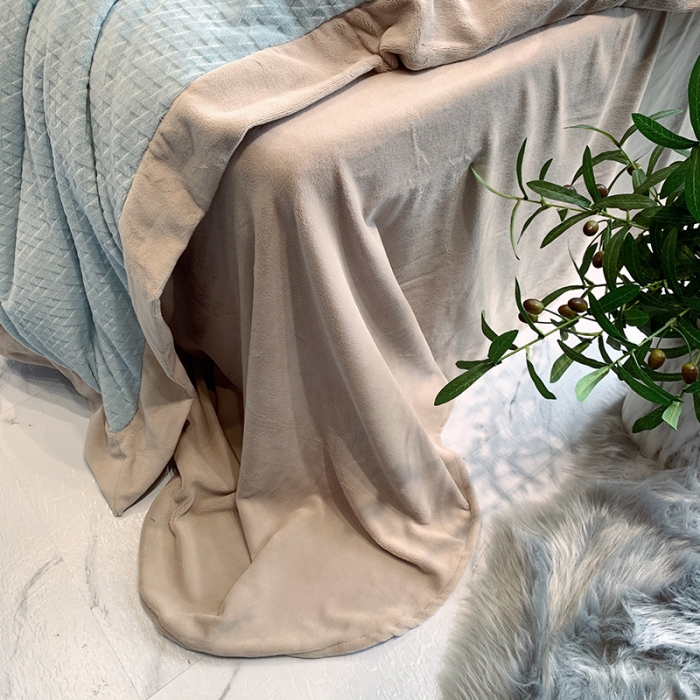 91家纺网 家纺一手货源 找家纺 馨蕊2021秋冬新品轻奢煦暖绒奥斯汀系列实拍图 奥斯汀 水绿